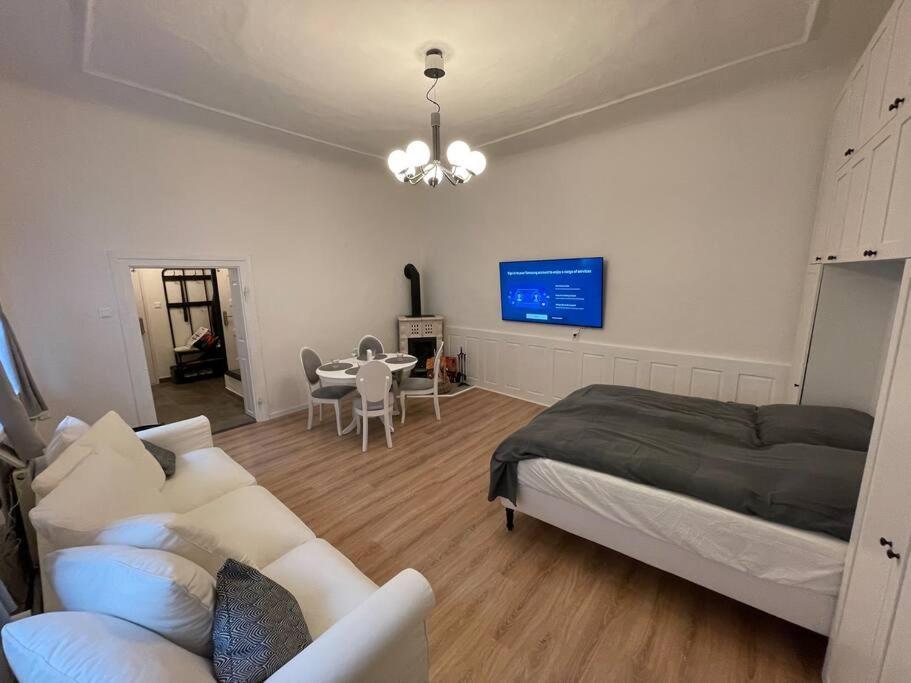 Good Old Times Apartment براتسيلافا المظهر الخارجي الصورة
